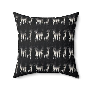 Bigfoot Forest Haven Dekoratives Kissen, Cryptid Kissen, Bigfoot Home Decor, Cryptid Designs, Bigfoot Geschenk, Comfy Bigfoot Kissen!