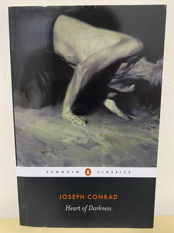 Heart Of Darkness By Joseph Conrad, Published In 1899, Is A Novella That Explores The Darkness Of Human Nature And The Brutal Realities Of Colonialism. Set In The Congo Free State During The Late 19th - Foto 2
