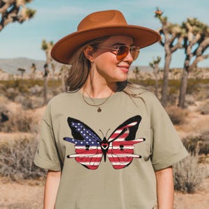 ASL アメリカ国旗 バタフライ Tシャツ：手話グラフィック T シャツ