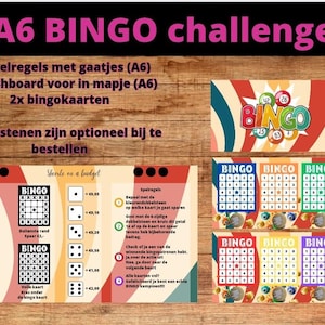 Op de afbeelding: A6 Bingo challenge-spelset. Bevat spelregels, een dashboard en twee bingokaarten. De afbeelding toont kleurrijke bingokaarten met een retro-ontwerp, dobbelstenen en het woord "Bingo" in een speels lettertype. De achtergrond is een houten oppervlak.