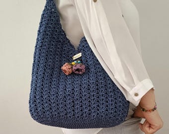 Blauwe gehaakte hobo-tas, slouchy boho-schoudertas