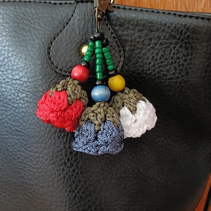 Rose Bag Charm Keychain – Purse Accessory – Handbag Charm – Flower Keychain – Crochet Handmade