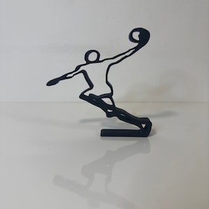 Minimalist Basketball Player Sculpture: 3D Printed PLA Shelf Decor