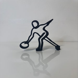 Minimalist Basketball Player Sculpture: 3D Printed PLA Art