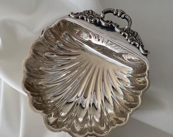 Vintage verzilverde schelpvormige diepe kom, antiek servies