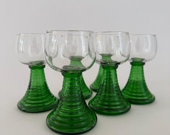 A set of 6 Vintage MCM green beehive stem wine glasses, Mid Century Modern