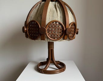 Vintage jaren 70 moderne rotan tafellamp uit het midden van de eeuw, modernistisch interieur