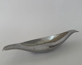 Tigela de servir vintage contemporânea em alumínio: decoração pós-moderna para casa.