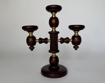 Vintage brutalistische grote hout- en goudkleurige hardwarekandelaar: moderne kabelhouder uit het midden van de eeuw