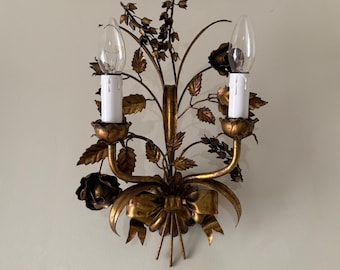 Vintage gouden metalen wandlamp barokstijl: foyerverlichting in antieke stijl