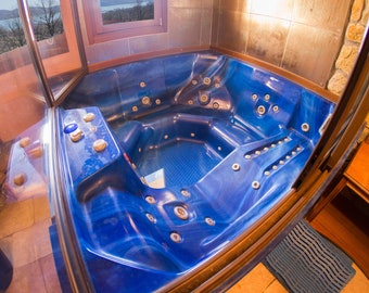 Indoor Mini Spa Heated Pool with 45 Aero/Hydromassage Jets and 5 Adults Seating Capacity in Excellent and Intact Condition for Sale.