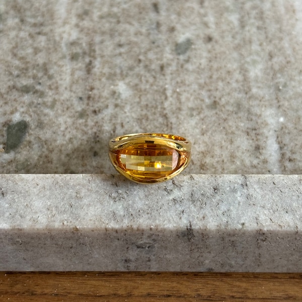 Gold plated & spinel ring T57