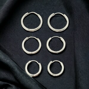 Paire de boucles d'oreilles créoles Huggies en acier chirurgical, noir, argent, or