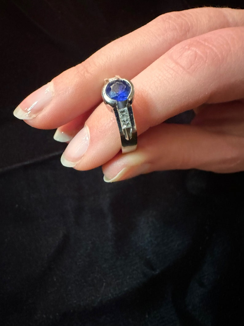 Gorgeous Sapphire and Diamond Ring image 2