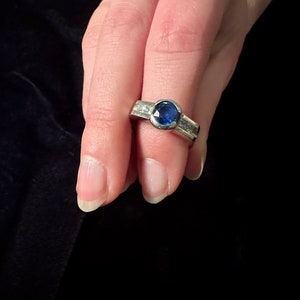 Gorgeous Sapphire and Diamond Ring image 3