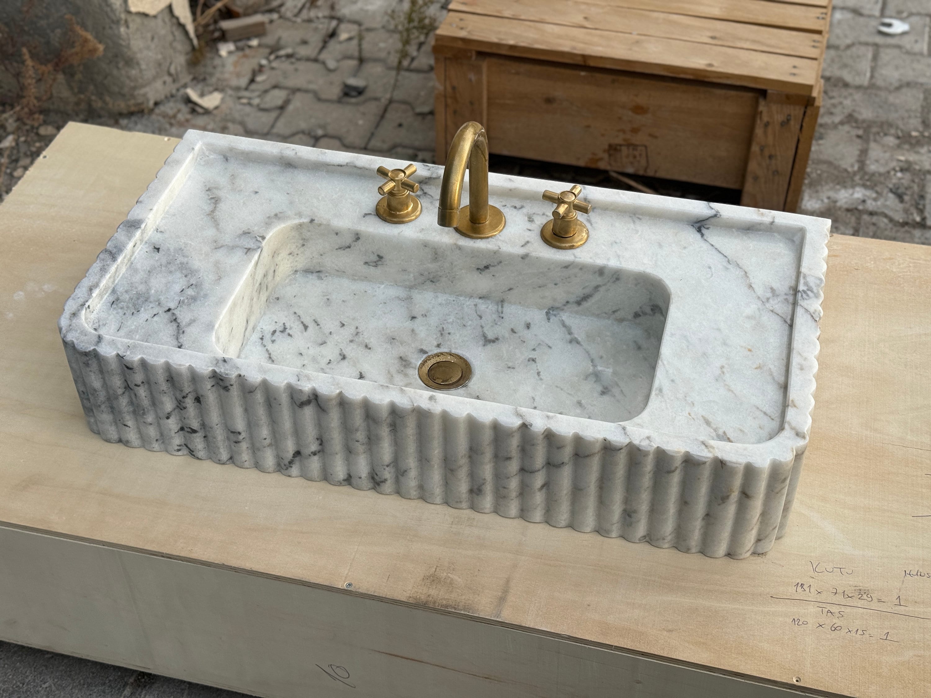 Weißes Marmor Waschbecken, 3 Seiten gerippt,Marmor Waschbecken, Trendy Waschbecken, Badezimmer Eitelkeit,Badezimmer Waschbecken,Badezimmer Marmor Waschbecken