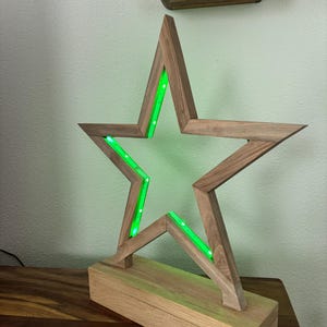 Holzstern mit beleuchtung