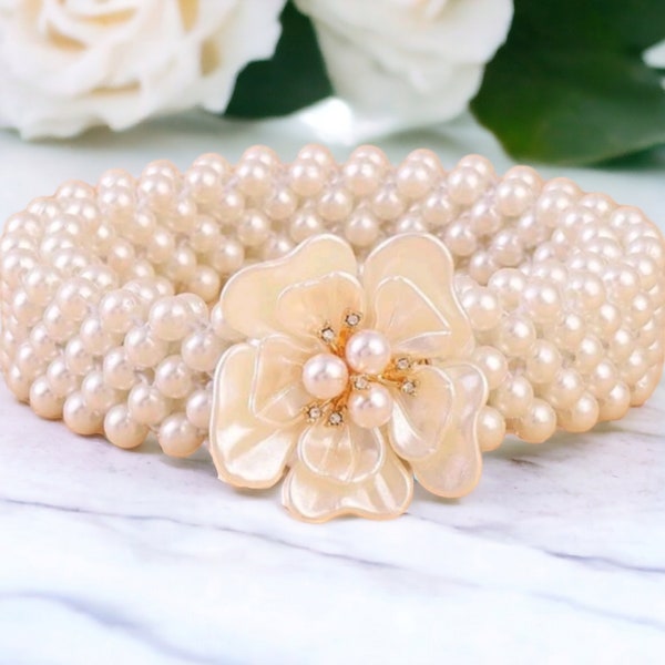 Pearl with flower belt,Elegant Wedding and Evening Accessory,Individual belt,Beaded belt,White Pearl belt,Classick beaded belt,Gift for Her.