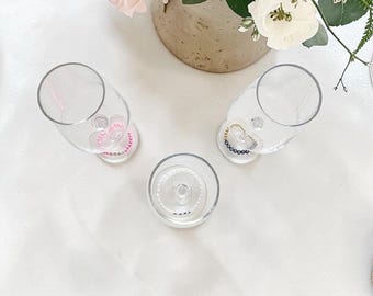 Personalized Wine & Champagne Glass Bracelet, Name Bead Bracelet for Glass Base, Wedding Place Setting,Bachelorette Party Favor,Drink Marker
