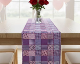 Paarse gewatteerde tafelloper – handgemaakt patchwork boerderijtafeldecor