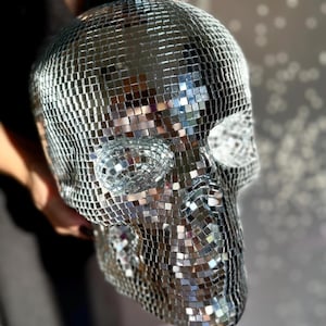 Teschio da discoteca Decorazione di Halloween | Opzioni argento, oro, oro rosa | 25 cm personalizzabile | Spettrale e glamour