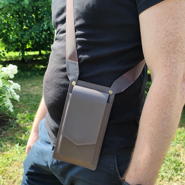 Leather men's shoulder bag. Bag template pdf. Bag pattern pdf. Men bag template. Pattern of a man bag. Case for phone. Holster bag template.