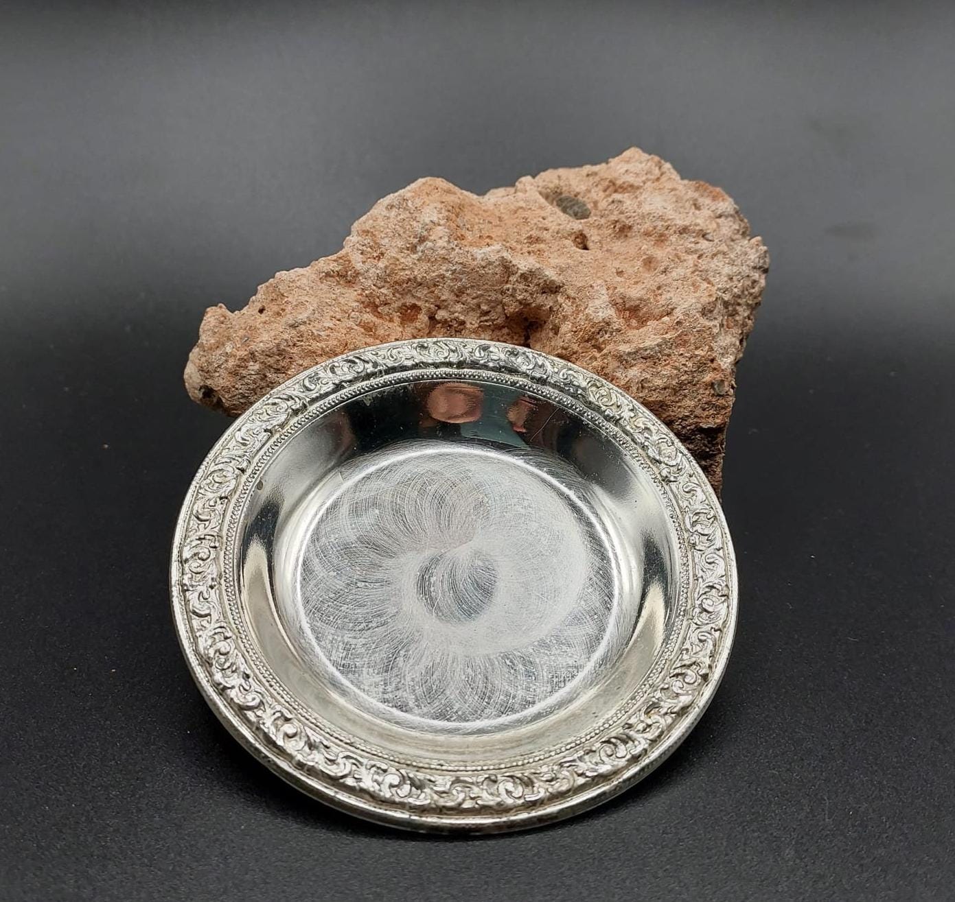 Sterling silver tray, arg 100, antique decoration. Vintage decorative tray, engraved edges, antique collectibles, small tray