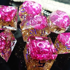 Glitz & Glamour – DnD Dice Set Geode – Handmade Sharp Edge Polyhedral Resin Dice