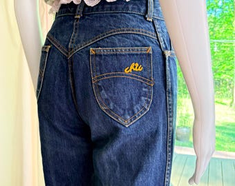 Vintage 1980er Jahre Chic Dark Wash Jeans mit geradem Bein Taille 26 ”