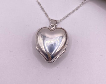 Vintage 925 Sterling Silver Heart Cloverleaf Locket and Chain Necklace - Holds 4 Photos