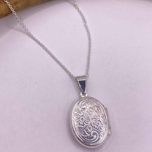 Etched Sterling Silver Locket Necklace: Vintage Oval Photo Keepsake