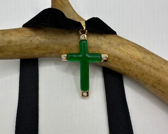 Vintage Green Jade Cross Pendant Choker Necklace - Golden Bronze