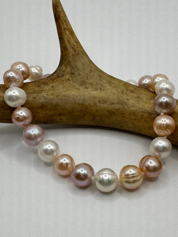 Vintage Pink and White Pearl Hand Knotted Bracele… - image 1