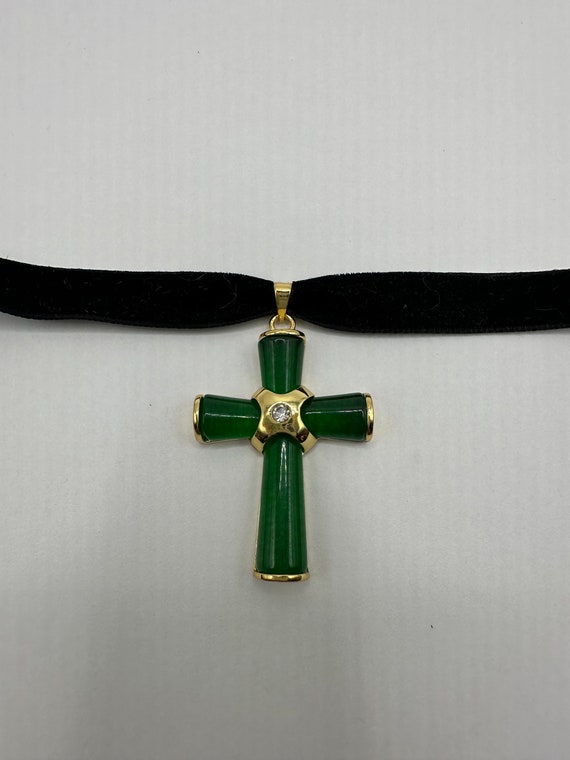 Vintage Green Jade Cross Choker Necklace - Golden… - image 5