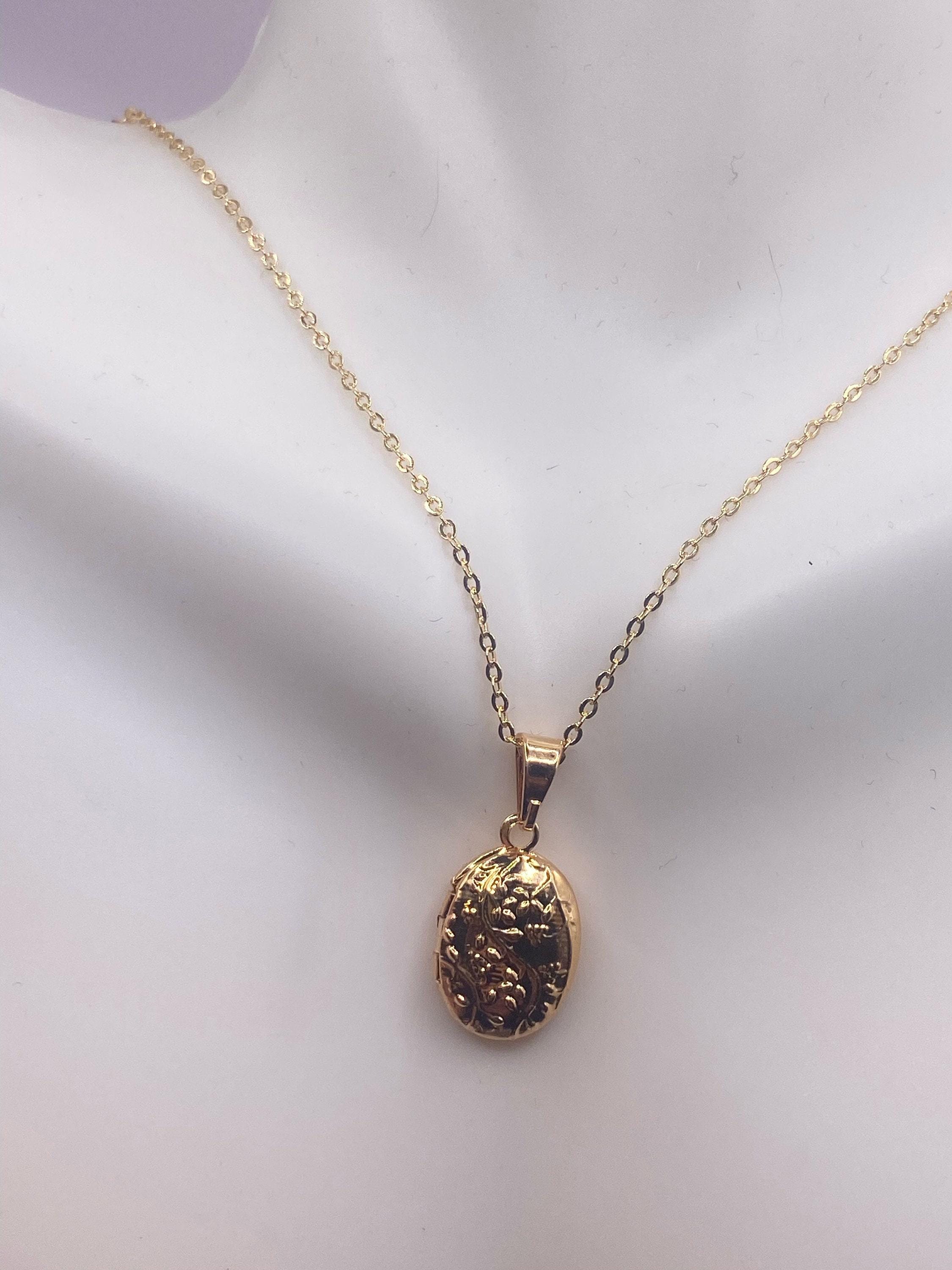 Pendentif médaillon en or jaune et sa chaine- Bijoux anciens