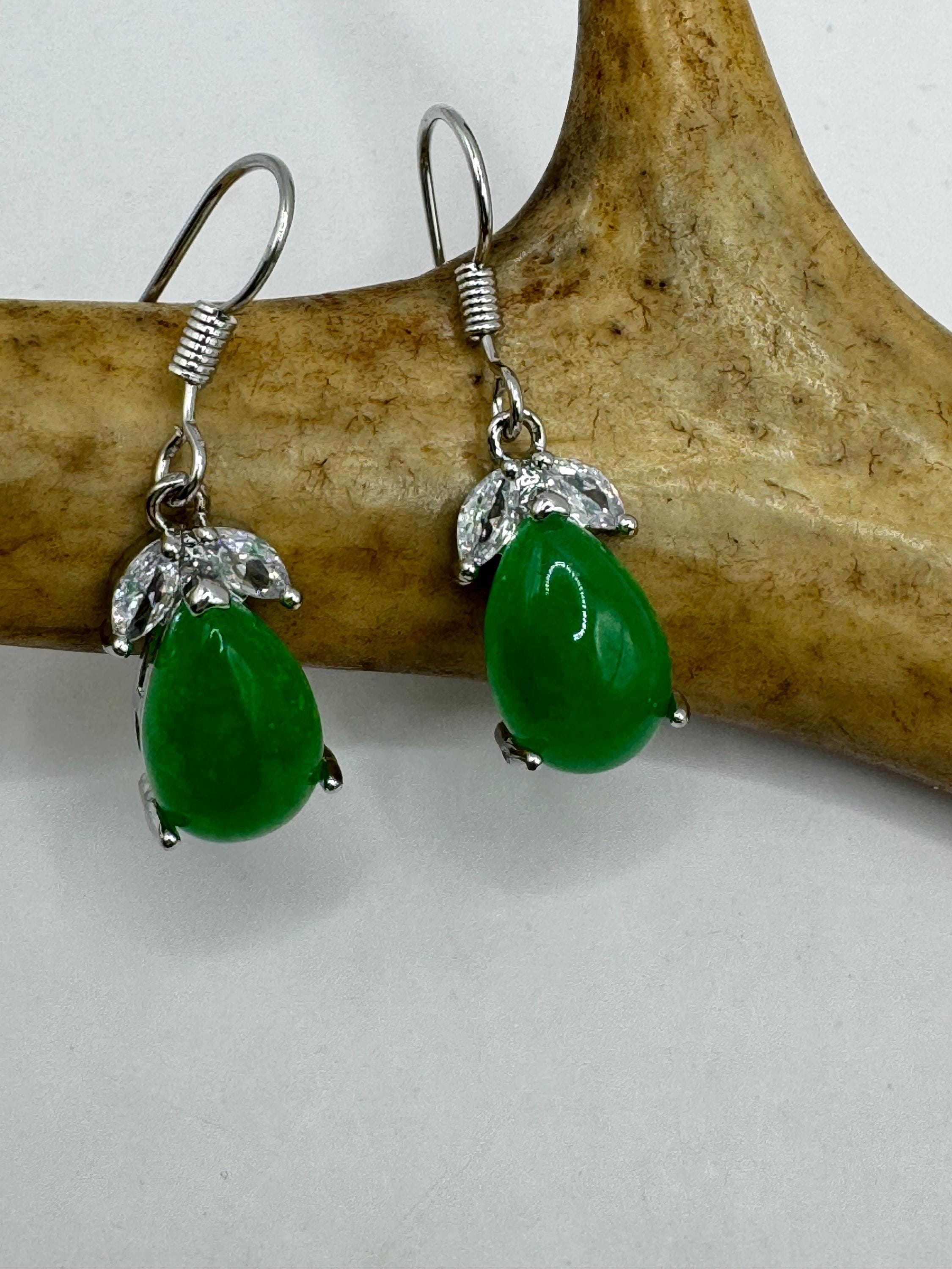 14K Gelbgold Seladon Grün Jade 10 Mm Perlen Ohrringe