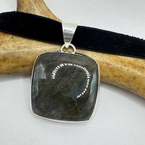 Vintage Silver Bronze Rainbow Labradorite Black Velvet Choker Pendant Necklace