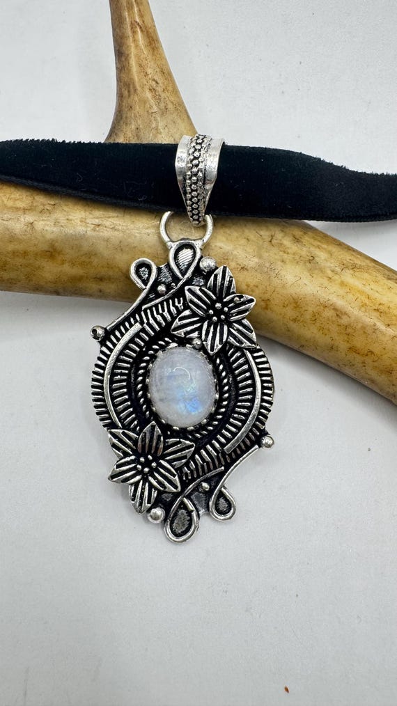 Collana con ciondolo luna in velluto nero moda per donna