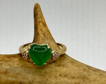 Vintage Gold Jade Heart Ring | Green Gemstone Jade Crystal Birthstone Lucky Cocktail Ring | Golden Bronze Gold Ring