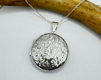Vintage Sterling Silver Photo Locket: Engravable Memory Charm