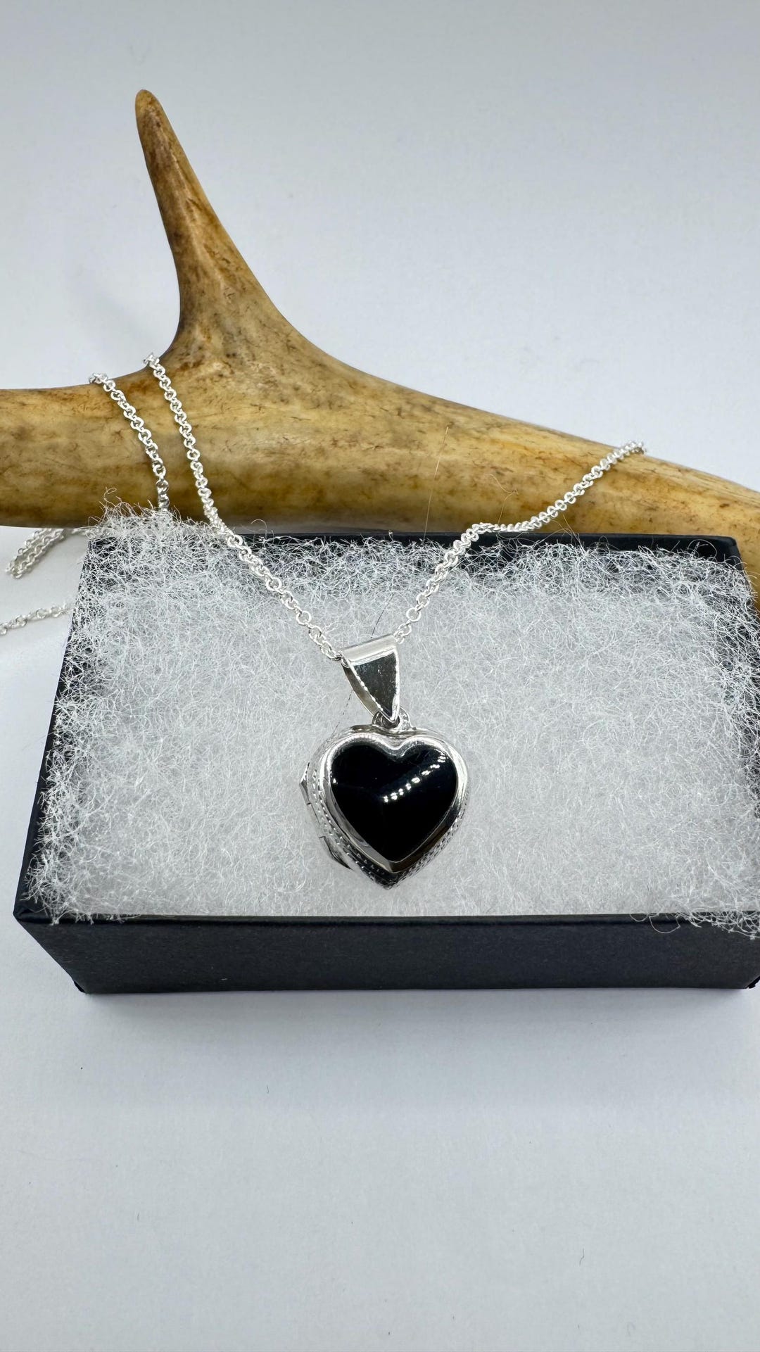 Vintage Black Onyx Heart Locket: Sterling Silver Photo Pendant