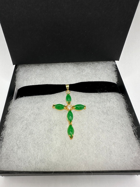 Vintage Green Jade Cross Choker Necklace - Golden… - image 7