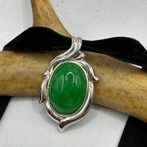 Vintage Grüne Jade Choker Halskette - Handgefertigte 925 Sterling Silber - Schwarzes Samt Band - Vielseitig Tragen