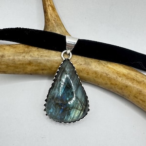 Vintage Silver Bronze Rainbow Labradorite Black Velvet Choker Pendant Necklace