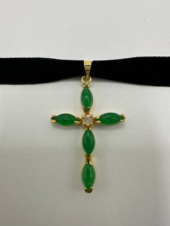 Vintage Green Jade Cross Choker Necklace - Golden… - image 3