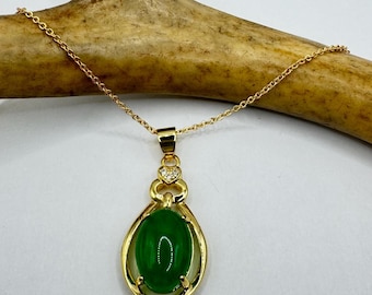 Vintage Green Jade Necklace: Gold Filled Pendant on Adjustable