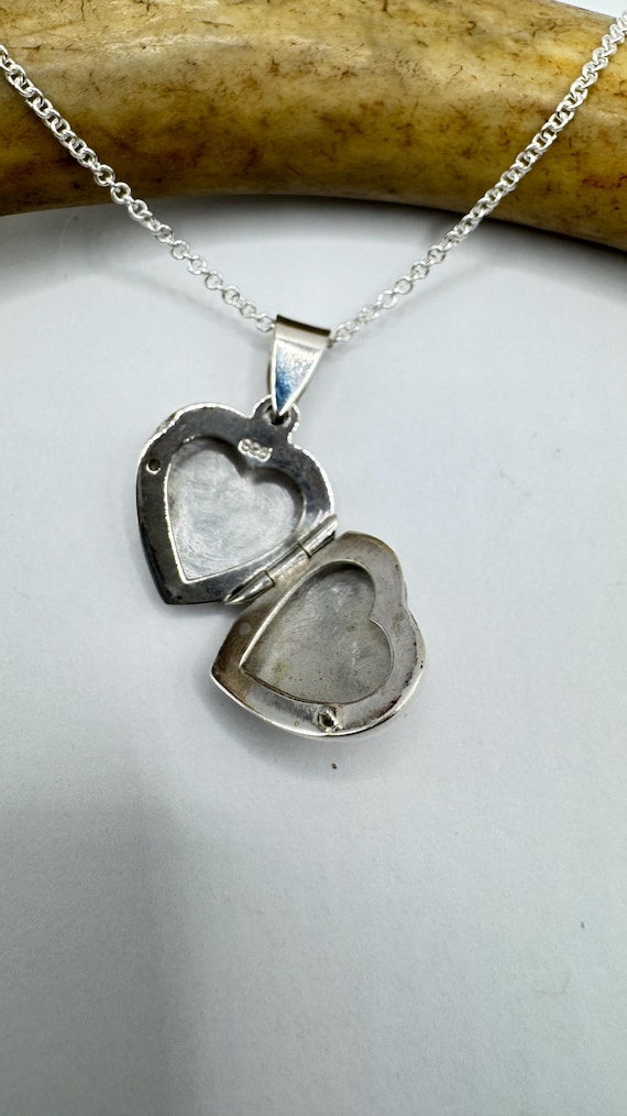 Vintage Black Onyx Heart Locket: Sterling Silver Photo Pendant