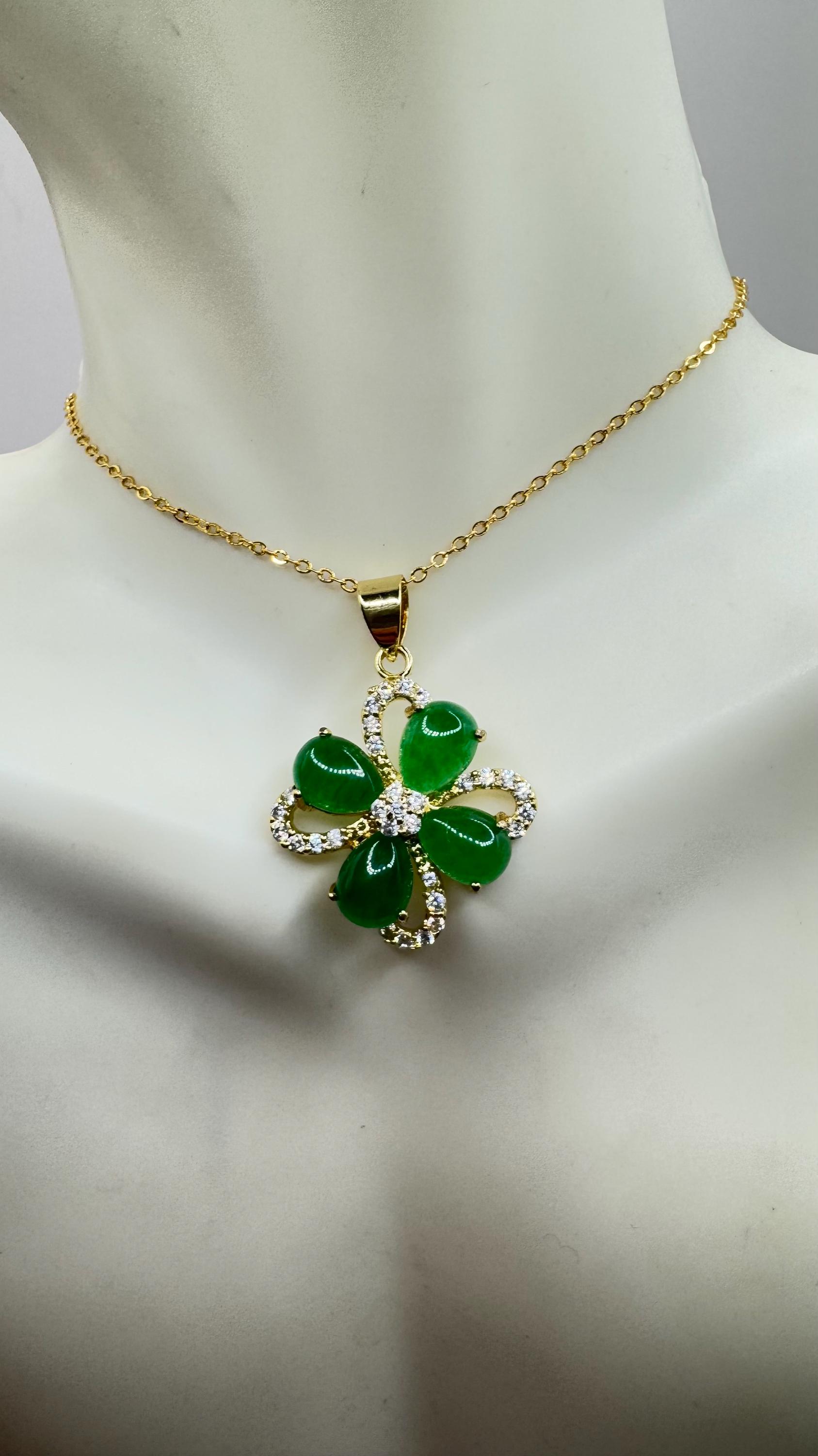 Vintage Pendant Necklace | Green Jade CZ 4 Leaf Clover Charm