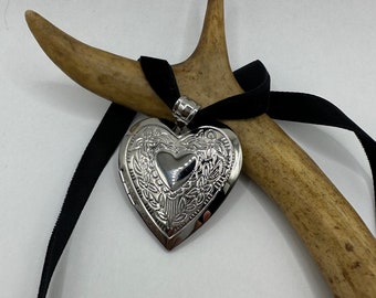 Vintage Silver Heart Photo Locket Pendant Choker Necklace | Silver Stainless Steel | Gift for Her