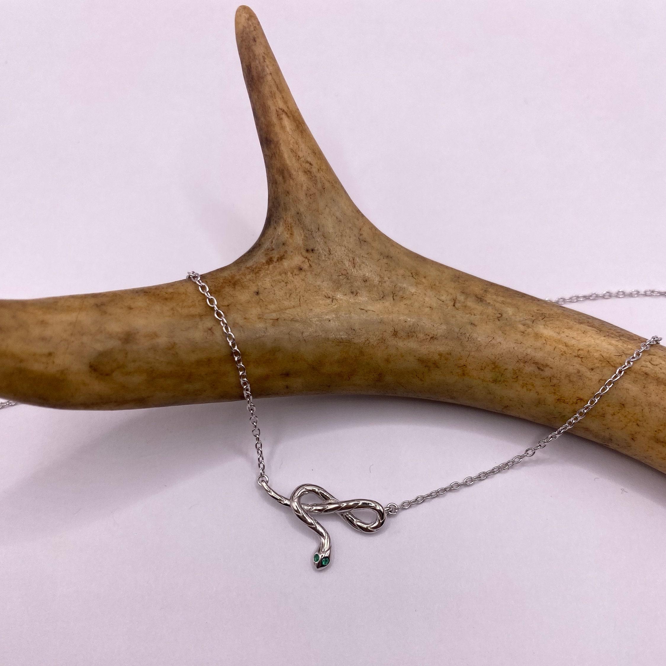 Acquista Collana con ciondolo serpente a forma di cuore multistrato alla moda per le donne Collane a catena con farfalla in oro Collane con girocollo Gioielli in Italia a partire da 1.37